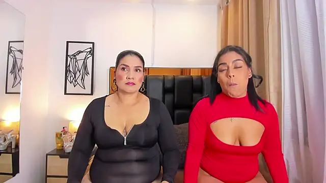 Snapshot of GiorgineTaylor chatting on October 22, 11:10 am GiorgineTaylor online show from October 22, 11:10 am