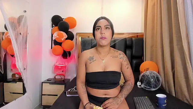 Snapshot of GiorgineTaylor chatting on November 1, 11:12 am GiorgineTaylor online show from November 1, 11:12 am