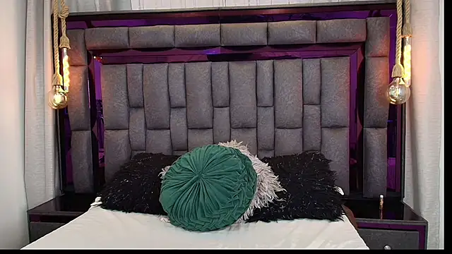 Snapshot of GiorgineTaylor chatting on November 14, 11:09 am GiorgineTaylor online show from November 14, 11:09 am