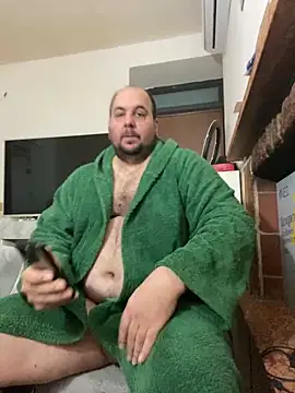 Snapshot of Roma84000 chatting on February 18, 7:32 pm Roma84000 online show from February 18, 7:32 pm