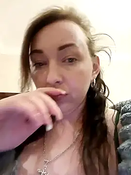 DanaNeon online show from April 7, 5:46 pm