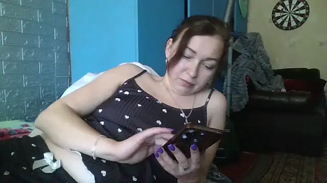 DanaNeon online show from April 25, 7:11 am