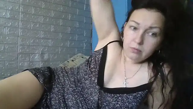 Snapshot of DanaNeon chatting on June 1, 8:38 am DanaNeon online show from June 1, 8:38 am