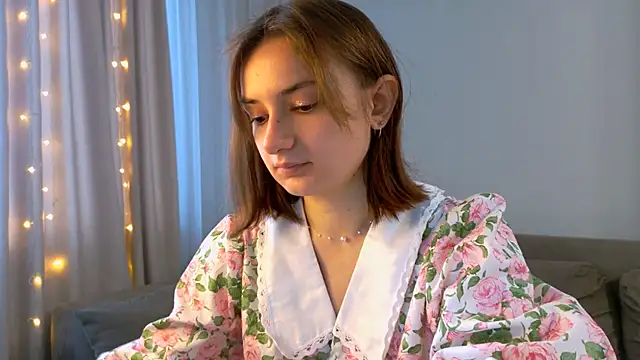 Snapshot of Lelia_Vibe chatting on June 19, 1:59 pm Lelia Vibe online show from June 19, 1:59 pm