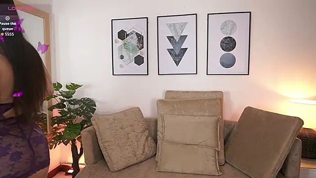 MilaCrave online show from September 23, 11:57 am