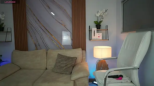 MilaCrave online show from October 8, 11:30 am