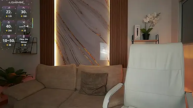 MilaCrave online show from November 7, 11:43 am