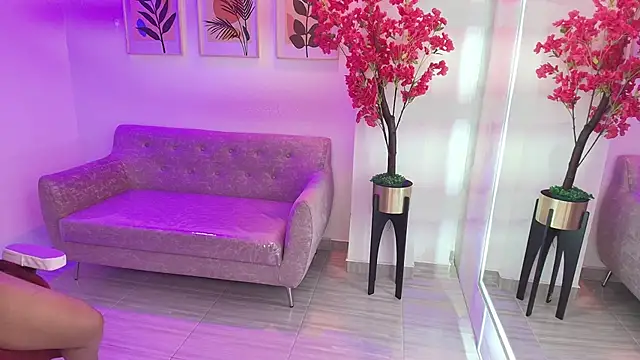 Anie johnson online show from April 24, 6:54 pm