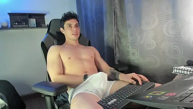 yourfavoriteboy   online show from September 20, 5:52 am