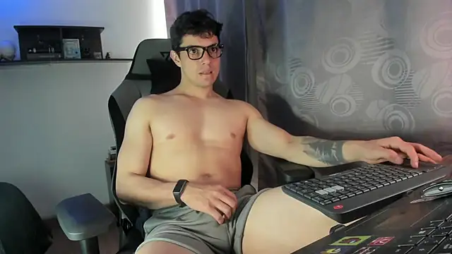 yourfavoriteboy   online show from September 21, 4:41 pm