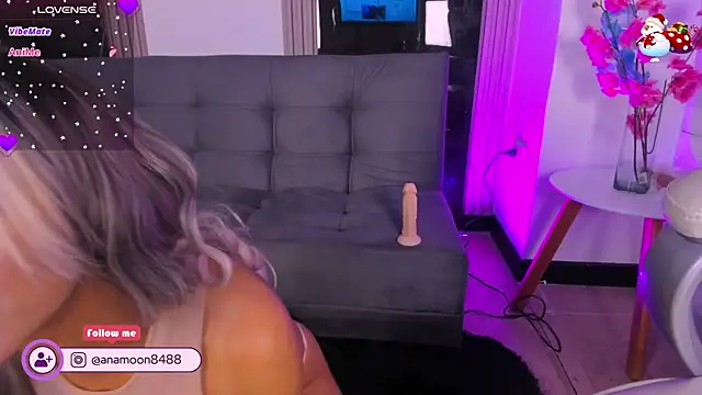 jennie whitee online show from November 13, 11:42 am