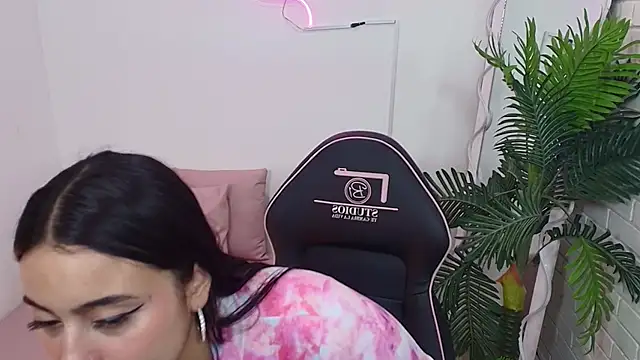 Snapshot of Darling_tay chatting on October 1, 3:01 am Darling tay online show from October 1, 3:01 am