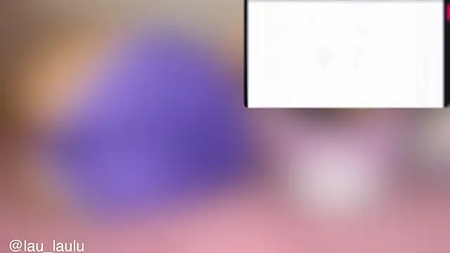 Snapshot of lau_laulu chatting on November 27, 11:51 pm lau laulu online show from November 27, 11:51 pm