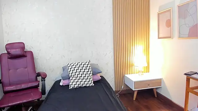 Snapshot of halleylorens chatting on November 7, 7:47 pm halleylorens online show from November 7, 7:47 pm