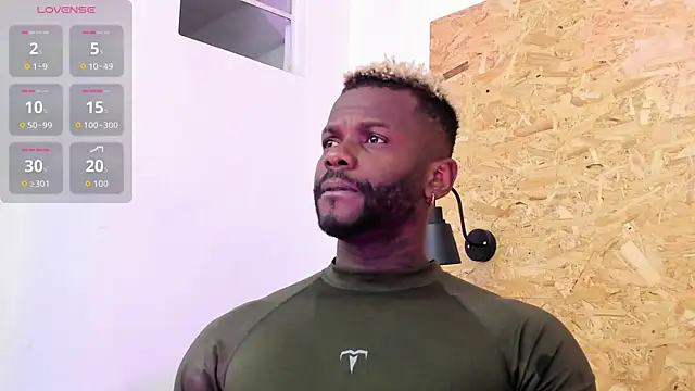 Snapshot of santiblack7 chatting on October 24, 8:16 pm santiblack7 online show from October 24, 8:16 pm