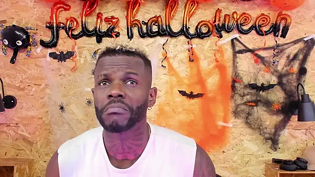 Snapshot of santiblack7 chatting on October 28, 7:38 pm santiblack7 online show from October 28, 7:38 pm