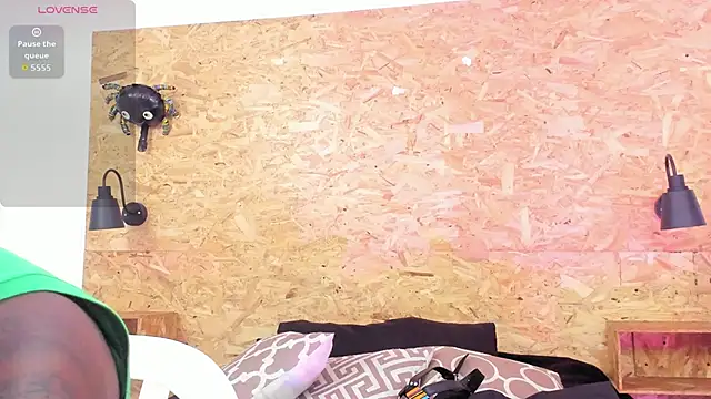 Snapshot of santiblack7 chatting on November 13, 1:37 am santiblack7 online show from November 13, 1:37 am