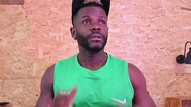 Snapshot of santiblack7 chatting on November 21, 3:27 am santiblack7 online show from November 21, 3:27 am