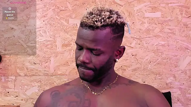 Snapshot of santiblack7 chatting on December 5, 2:31 am santiblack7 online show from December 5, 2:31 am