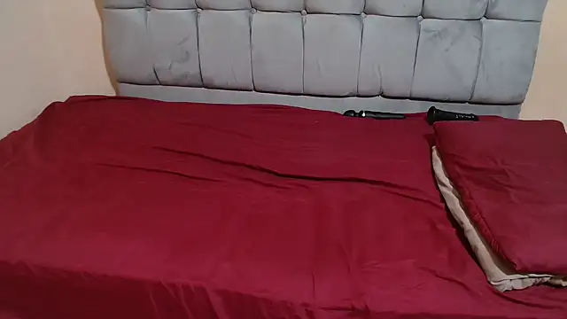 Snapshot of curveAss222 chatting on November 3, 10:32 pm curveAss222 online show from November 3, 10:32 pm