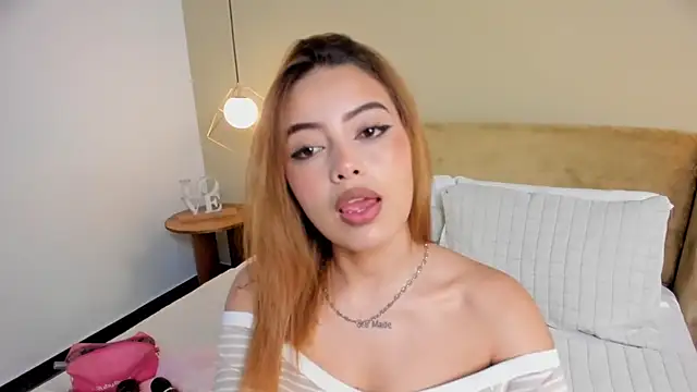 Snapshot of ArianaSilva_ chatting on September 13, 12:05 pm ArianaSilva online show from September 13, 12:05 pm