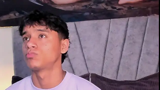 ZYZZ1312 online show from December 19, 9:11 pm