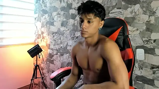 ZYZZ1312 online show from June 22, 7:55 pm