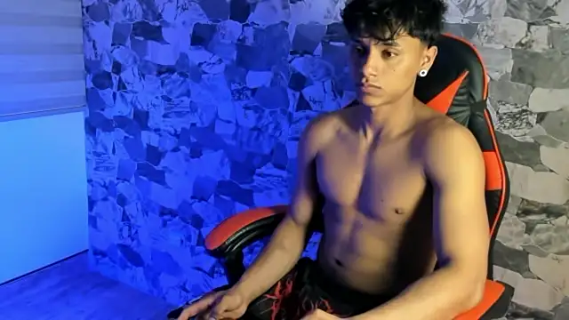 ZYZZ1312 online show from July 16, 4:18 am