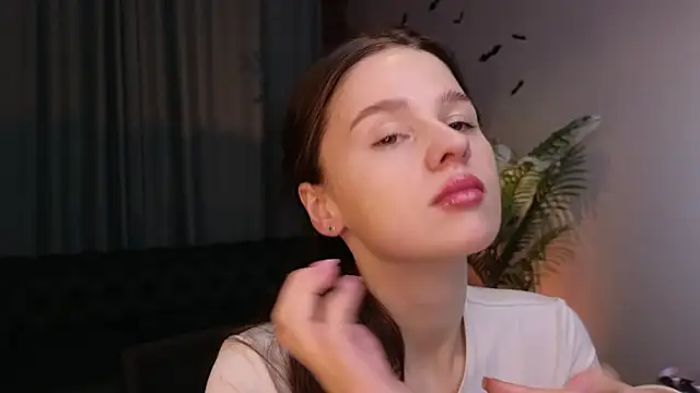 Olivia Farrell online show from October 31, 12:50 pm