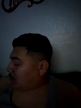 Snapshot of Biglou97 chatting on December 23, 6:55 am Biglou97 online show from December 23, 6:55 am