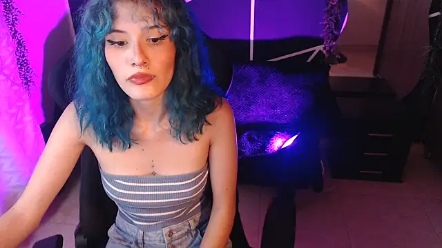 Snapshot of LITTLENAMI_ chatting on October 18, 12:13 am LITTLENAMI  online show from October 18, 12:13 am