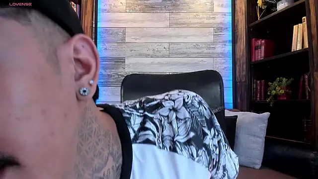 Donovan Desmond online show from February 11, 12:26 am