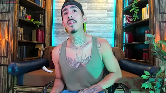 Snapshot of Donovan_Desmond chatting on July 2, 7:42 pm Donovan Desmond online show from July 2, 7:42 pm