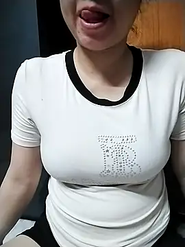 Mie rose online show from April 25, 1:41 pm