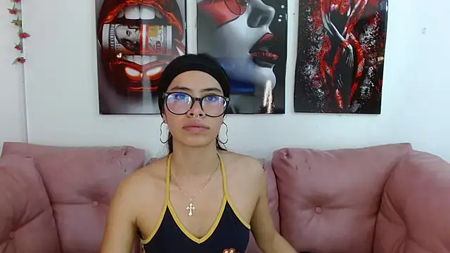 Miahotcs1 online show from May 1, 4:44 pm