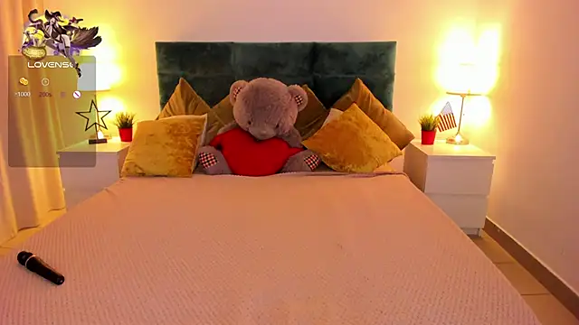 mishapallmer online show from September 20, 1:50 am