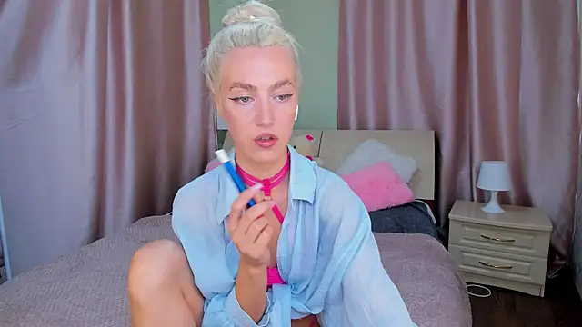 mishapallmer online show from July 21, 6:16 am