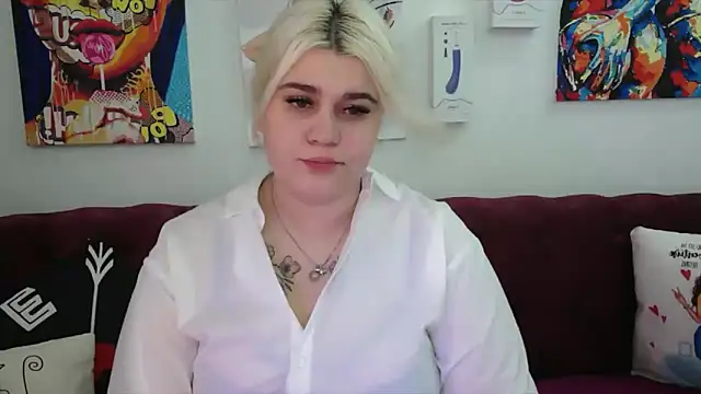 Snapshot of Amber_Monro chatting on September 11, 3:17 am Amber Monro online show from September 11, 3:17 am