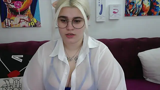 Snapshot of Amber_Monro chatting on October 3, 1:35 am Amber Monro online show from October 3, 1:35 am