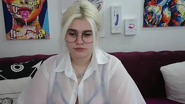 Snapshot of Amber_Monro chatting on October 4, 2:20 am Amber Monro online show from October 4, 2:20 am