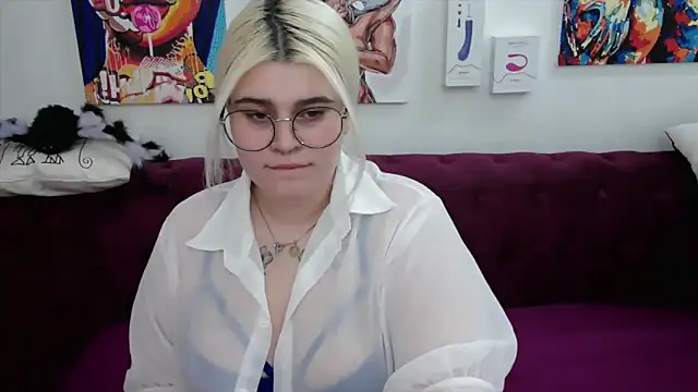 Snapshot of Amber_Monro chatting on October 20, 2:12 am Amber Monro online show from October 20, 2:12 am