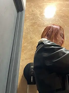 Snapshot of RosieSecret chatting on November 1, 8:05 am RosieSecret online show from November 1, 8:05 am