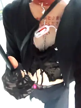 Snapshot of pink-mai chatting on October 31, 7:31 am pink-mai online show from October 31, 7:31 am