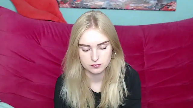 Snapshot of SofySofty chatting on October 10, 4:44 am SofySofty online show from October 10, 4:44 am