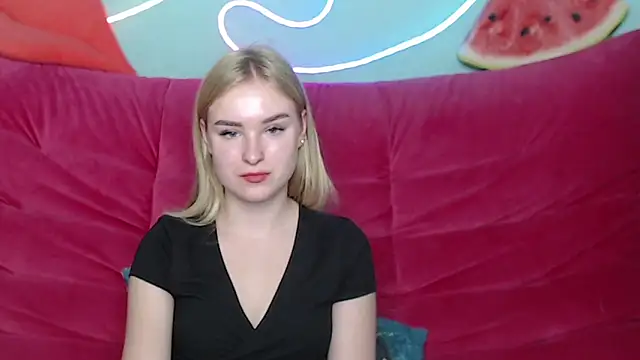 Snapshot of SofySofty chatting on November 6, 5:47 pm SofySofty online show from November 6, 5:47 pm