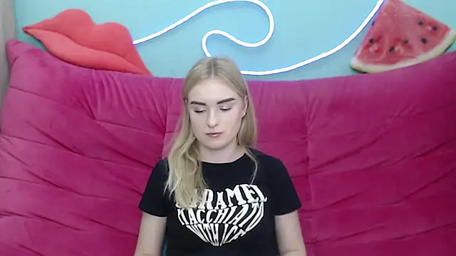 Snapshot of SofySofty chatting on November 10, 6:23 am SofySofty online show from November 10, 6:23 am