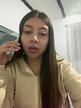 Snapshot of Sara-cooper2 chatting on May 27, 12:13 pm Sara-cooper2 online show from May 27, 12:13 pm