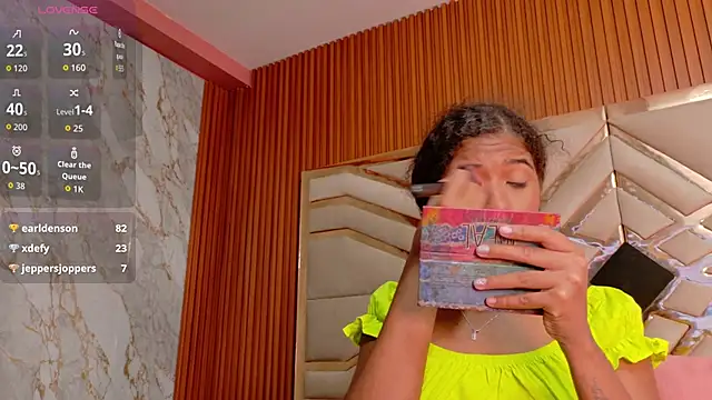 Snapshot of shyblacksweetiee chatting on September 23, 2:58 am shyblacksweetiee online show from September 23, 2:58 am