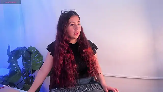 Nicolle Evanss  online show from April 30, 3:57 am