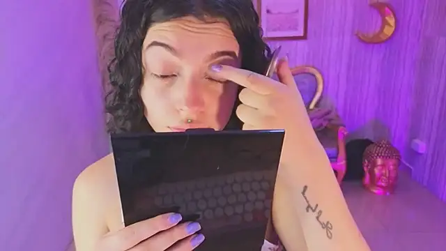 valkiria ardent s online show from February 14, 1:08 pm